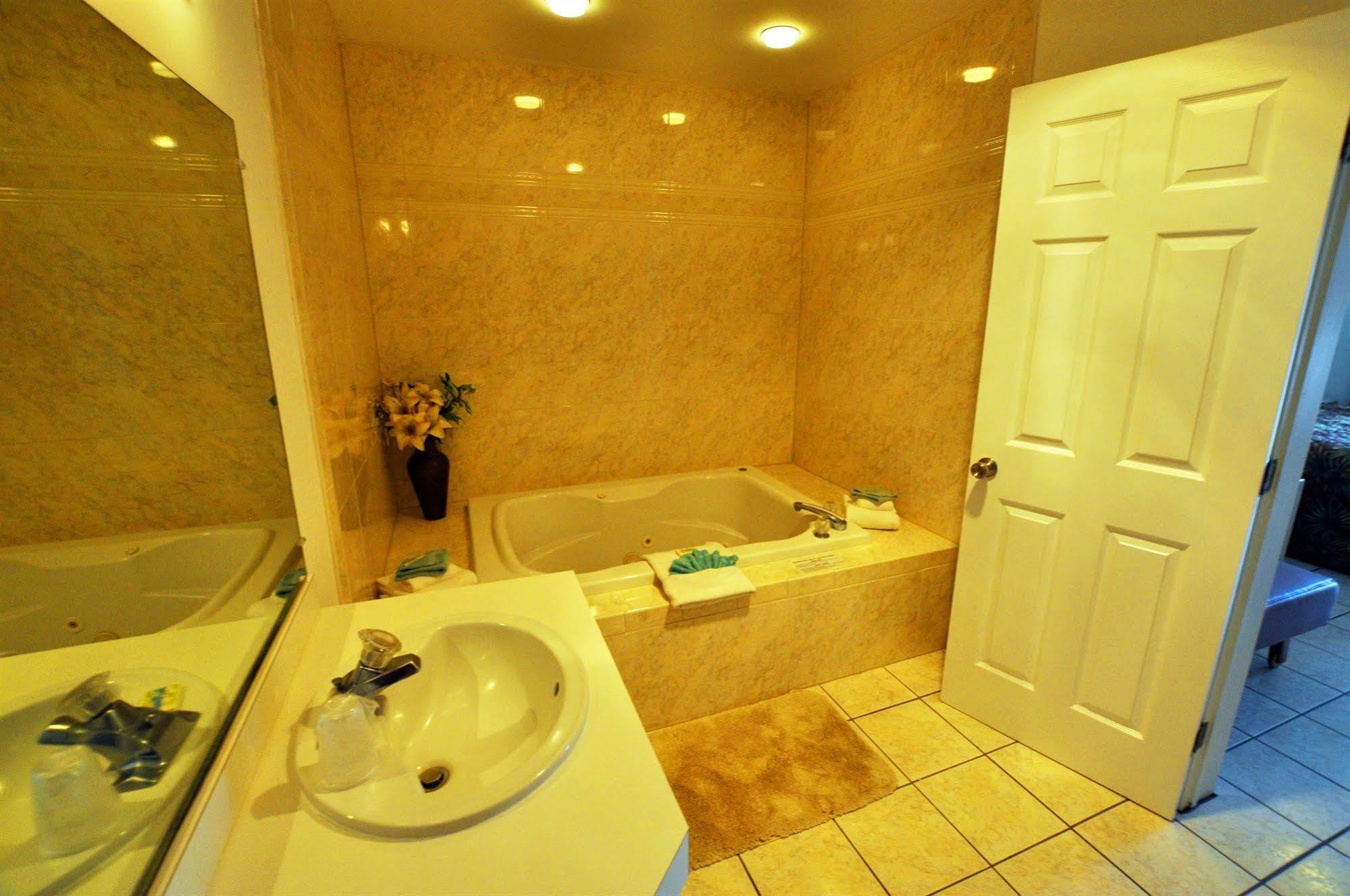 Riviera Resort & Suites ไวลด์วูด ภายนอก รูปภาพ